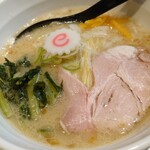 天雷軒 - 2023年1月限定 新春味噌ラーメン(900円) 信州味噌と野沢菜がいい味出してる。新春と信州をかけているのね、、、ちょい思ったのが、もちろん美味しいんだけど、この麺は個人的に味噌には合わないかも