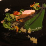 フロリレージュ - 下田の金目、和歌山のこごみのソース。桜エビや文旦も添えられていました。