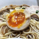 麺処 晴 - 黄身トロトロ味滲み滲みの味玉