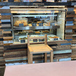 THE NUTS EXCHANGE - 魅力的なショーケース♪