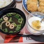 丸金餃子 - みそ汁、ヨーグルト♪