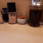 とんかつ燕楽 - 卓上調味料