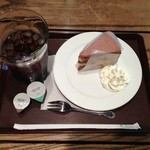 フレッシュネスバーガー - ケーキセット(アイスコーヒー＆チョコレートケーキ)