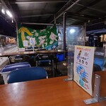 朝市食堂 - 店前の休憩所