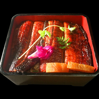 選用上等鰻魚◆享受備長炭燒烤與獨特醬汁的鰻魚飯