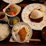 Kicchin Kuma - ハンバーグ&白身魚フライ定食