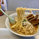 豚太郎 - 麺はやっぱり柔らかめです。