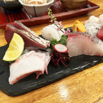 嬉々 わらまさ - 生ウニ・しまアジ・イカ・ヤイトカツオ・蛸