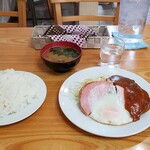 キッチンサン - ハンバーグとハムエッグ、ご飯大盛り！