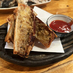 キーマカレーチーズ春巻き（480円）