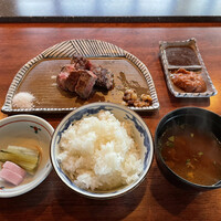 横浜瀬里奈 ステーキドーム - 