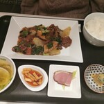 神田 雲林 - 国産牛肉と聖護院大根と椎茸の黒豆トウチ煮込み