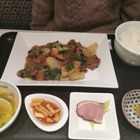 神田 雲林 - 国産牛肉と聖護院大根と椎茸の黒豆トウチ煮込み