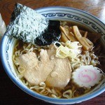 新屋 - 秀逸な「ラーメン」は、変わらぬ美味しさ。