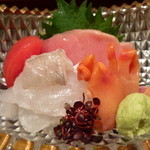帰燕 - お造り：中トロ・まこがれい・赤貝・