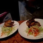 エコ ロロニョン - 2013年6月12日　赤坂食べないと飲まナイト　ワンフード、ワンドリンクで700円　ローストチキン