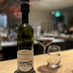 マンサルヴァ - 流石のマストロヤンニ。奥行きの乏しいサンジョベーゼ•グロッソをボルドー品種で補って。エレガンスも十分。
      少し感じる青っぽさは、香味野菜とも親和性がありますね。