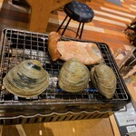 Isomaru Suisan - 焼き始めます。