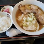 喜多方ラーメン 坂内 - わんたんら～めん