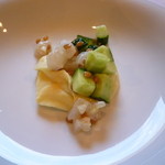 ラ リベラ - 天然ヒラメとキュウリのタルタル、カリフラワーのピューレ添え