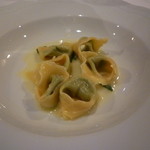 ラ リベラ - ほうれん草のラビオリ セージソース