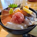 Kanae Saikichi - 地魚海鮮丼。2600円。