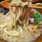 中華蕎麦 無冠 - ムチッとした中太麺