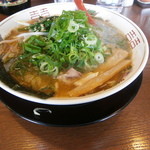 豚骨煮干ラーメン（斜上から）