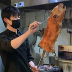 中国菜 漢 - 仔豚の丸焼き