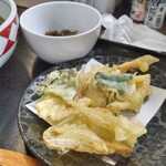 カレーうどん専科 祥 - 野菜かき揚げ