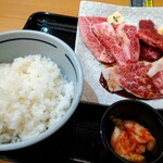 幸せの焼肉食べ放題 かみむら牧場 - 