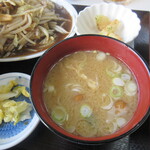 三喜食堂 - 味噌汁はなめこ､油揚げ､豆腐､わかめ､ねぎ