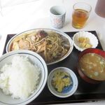 三喜食堂 - 肉野菜炒め定食　半ライス