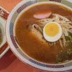 中華飯店 - A:ラーメン・やきめし。ピリ辛味噌ラーメンで。