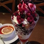 カフェ ド ラム - ベリーノパフェ