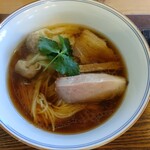Ramen FeeL - わんたん入 醤油油らぁ麺