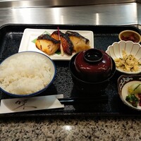 日本料理 魚久 本店 - あじみせ定食（1870円）