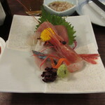 居酒屋 味山海 - 刺身盛合せ 一人前 1000円(税込)　(2022.12)