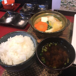 天扶良 きく桜 - 料理写真:昼の天ぷら定食：ご飯・蜆(しじみ)の赤出汁・小鉢（伊勢真鯛の鍋）
