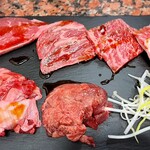 Chiyagyuu Yakiniku Kappou Jeizu En - 上左から清麻呂牛シャトーブリアン・清麻呂牛上ロース・千屋牛上赤身・千屋牛上カルビ・　下左から厚切りハラミ・厚切りタン