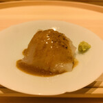 温石 - ② 造り1：朝獲れマイカの肝ソースかけ