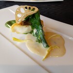 cafe Ondo - 魚料理　本日の鮮魚（鯛）のポワレ 菜花のクーリとブールブランソース