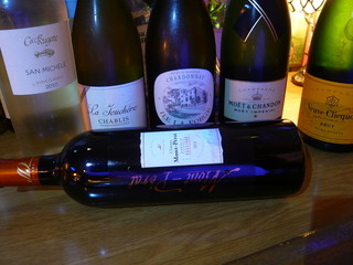 NEO SHOT BAR　深海の洞窟 - 厳選されたワインと厳選されたシャンパーニュをご用意致しております。