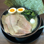 Yokohama Ie Kei Ramen Naruhaya - 