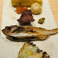 銀座 稲葉 - ・出汁巻き玉子
                      ・明太子昆布〆、大根おろし
                      ・岩手産プラチナポーク味噌漬け焼き
                      ・のどぐろの炭火焼き
                      ・答志島産寒鰆の炭火焼き
