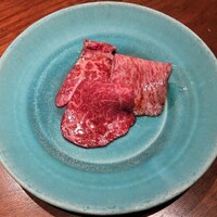 焼肉牛印 銀座店 - 厳選赤身タレ2種 と特選サーロイン