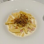 湯島天神横ラクレットグリル チーズ料理＆スイスワインのお店 - 