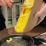 湯島天神横ラクレットグリル チーズ料理＆スイスワインのお店 - 