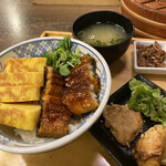 Ryuujimmaru - ふぐ唐揚げとアオサの味噌汁セット