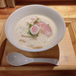 Ippo - 鶏そば　醤油　白湯スープ